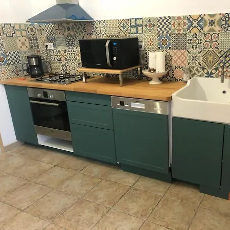 Semesterbostad Casadimela *